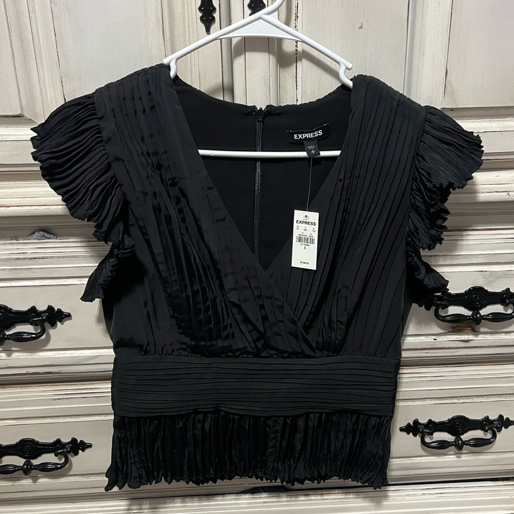 Express top, brand new!